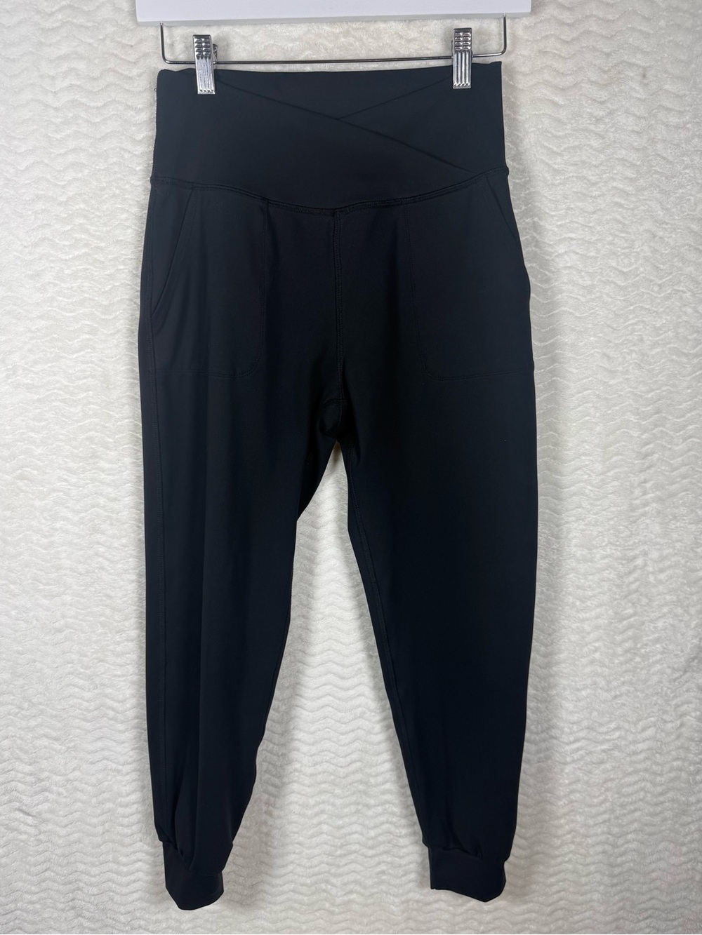 Jala Crossed Front-Waist Black Active Jogger Pants. So stunningly 🤩